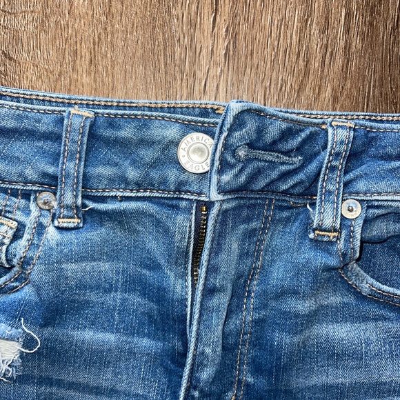 Women’s American Eagle high rise shorts - Picture 4 of 9